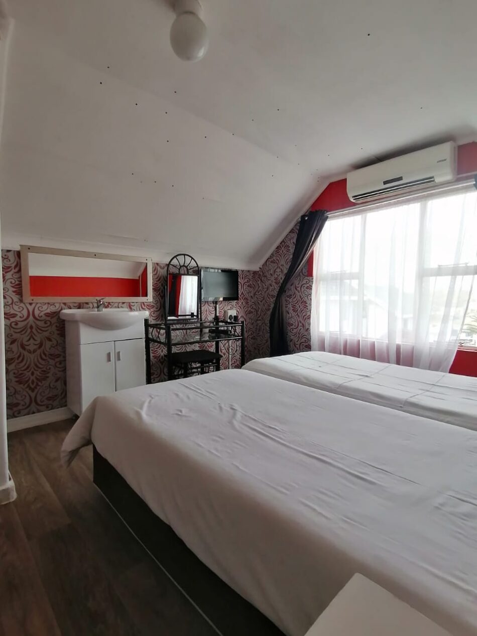 Standard Chalet Unit 4